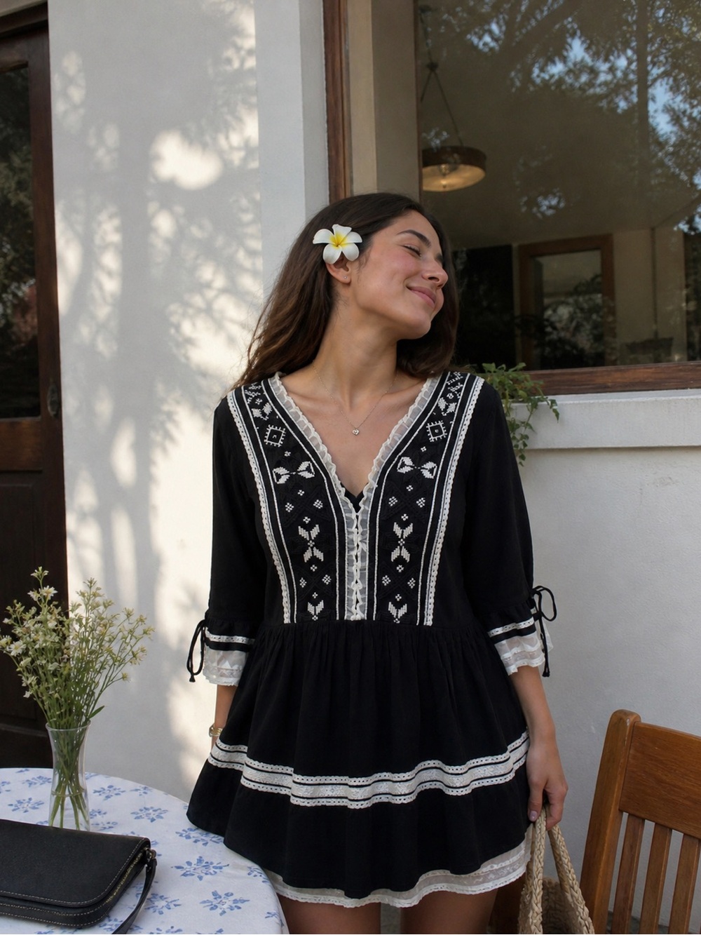 Boho Embroidered Tunic Women’s Size M Black and White Lakshita